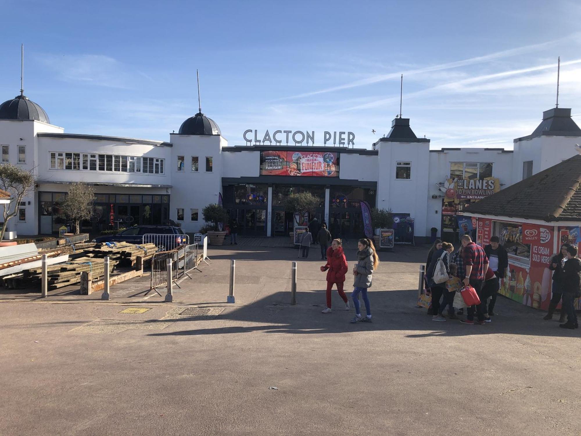 A Wave From It All Great Clacton Exterior foto